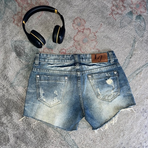 Imported denim shorts    if u like the product just buy it.dont offer plz❌ - Picture 3 of 3